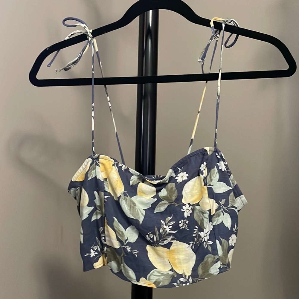 A&F crop top
